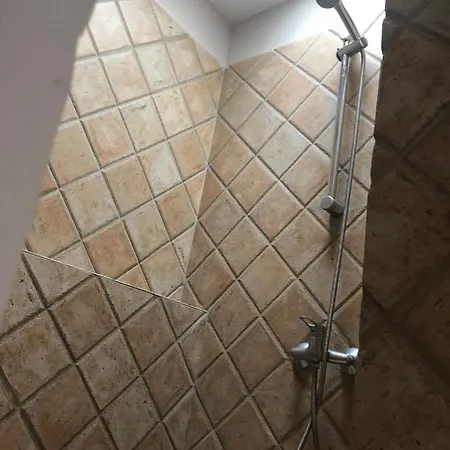 Beautiful 3-bed In Macher