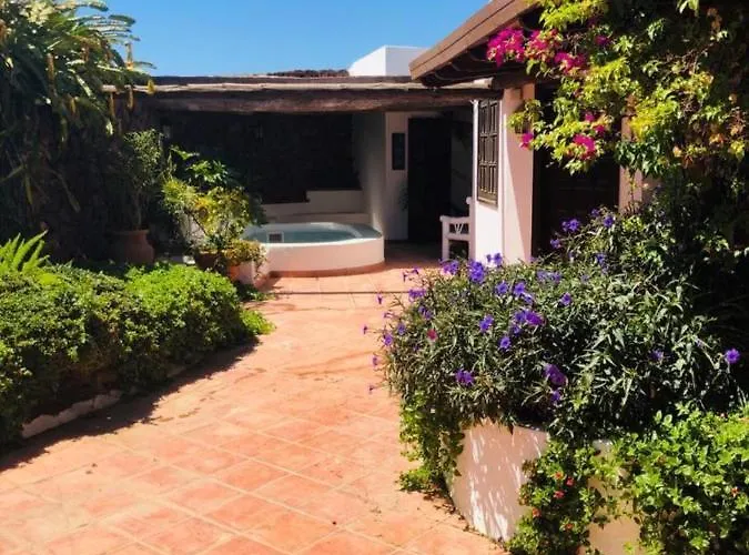 Beautiful 3-bed In Σπίτι διακοπών Mácher