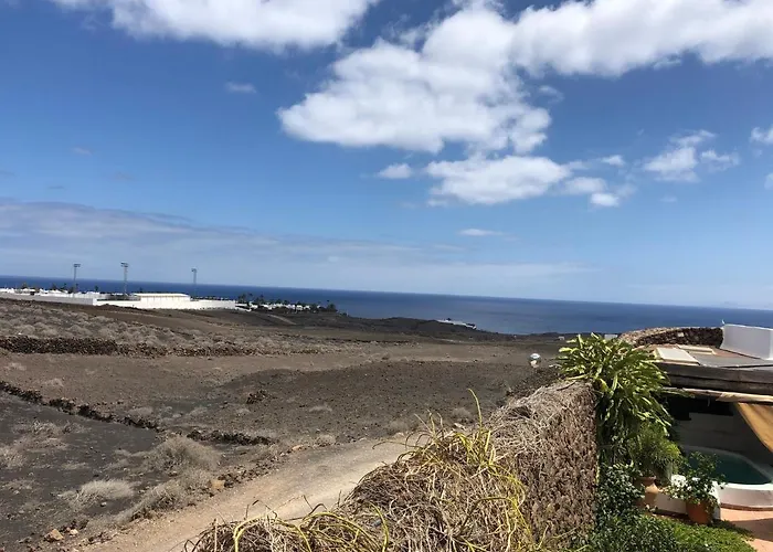 Beautiful 3-bed In Σπίτι διακοπών Mácher