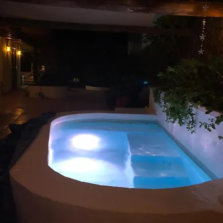 Beautiful 3-bed In Σπίτι διακοπών Mácher