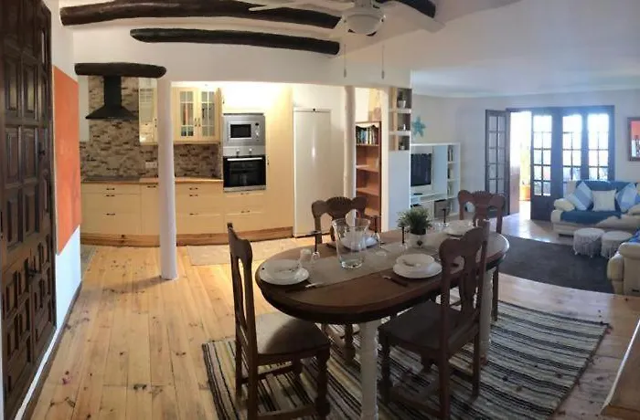 Casa de Férias Beautiful 3-bed In Mácher