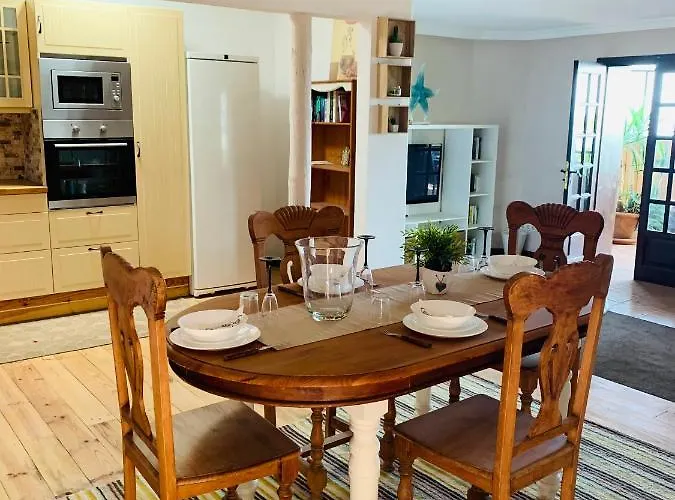 Beautiful 3-bed In Mácher